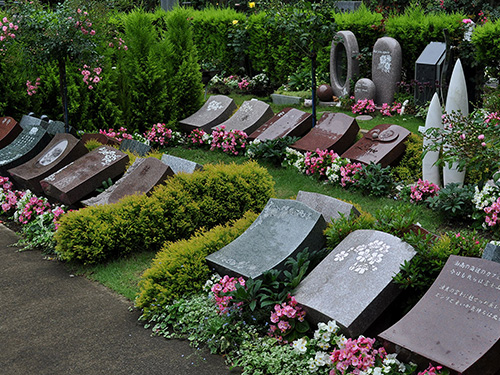 鎌倉やすらぎの杜 永代供養墓「ふれあいの碑」