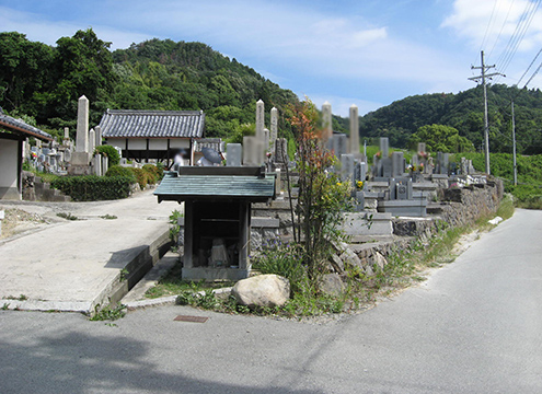 白島石丸共同墓地