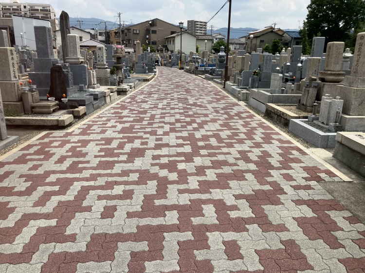 岩田墓地