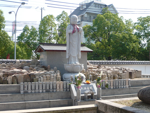 中勝寺墓地