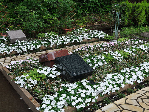 鎌倉やすらぎの杜 永代供養墓「ふれあいの碑」