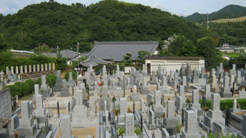 興正寺霊園