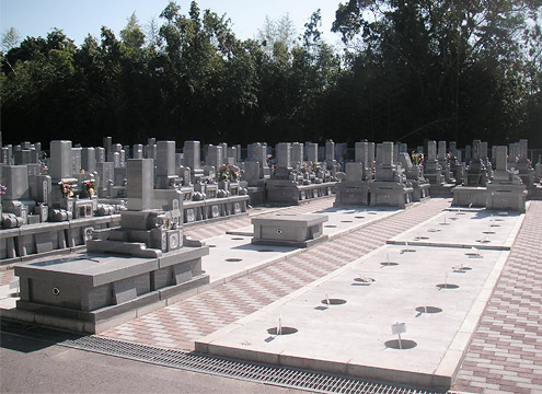 霊岩寺墓苑