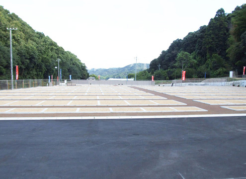 オアシス霊園　滝