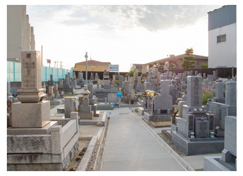 小阪共同墓地
