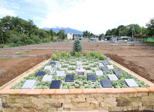 ガーデニング型樹木葬霊園「八ヶ岳フラワージュ」