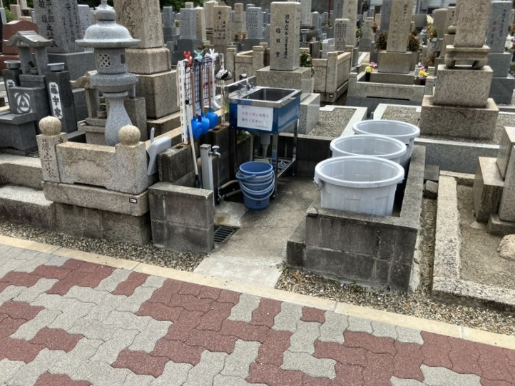 岩田墓地