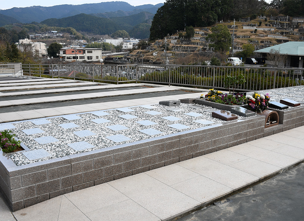 壷阪山霊園