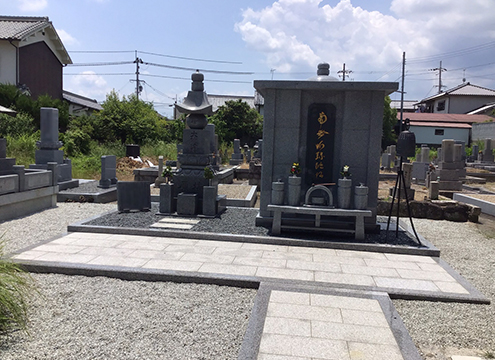 正覚寺境内墓地